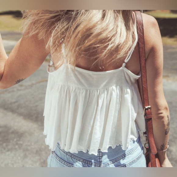 Elegant White Lace Trim Women's Top - Picture 3 of 7